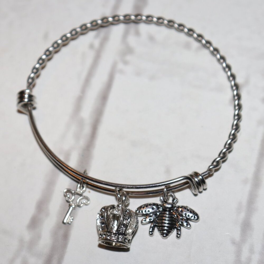 🐝👑🗝️ Silver Charm Bracelet · Bee, Crown & Key 🗝️👑🐝 Twisted wire design